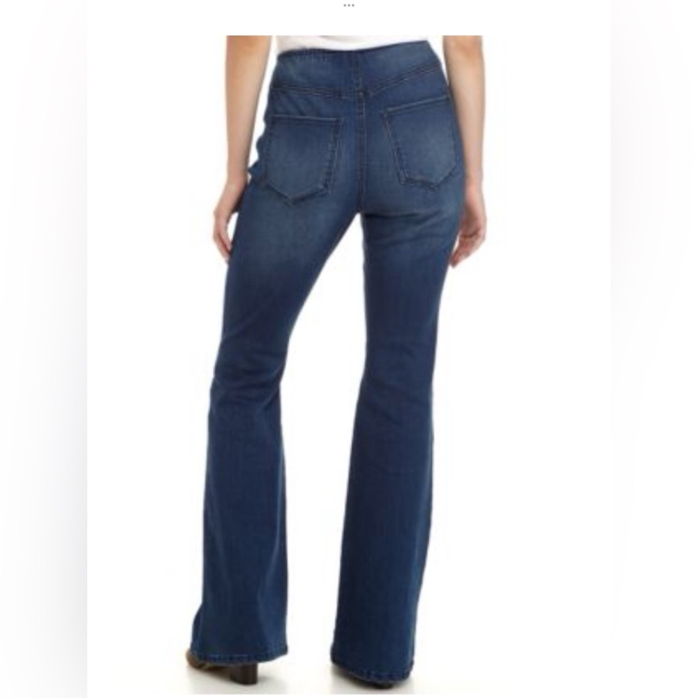 Tinseltown Flared Leg Pull On Clean Hem